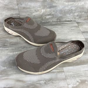 SOLD Skechers Commute Time Knitastic Beige Slip On Sneakers Womens Size 9.5